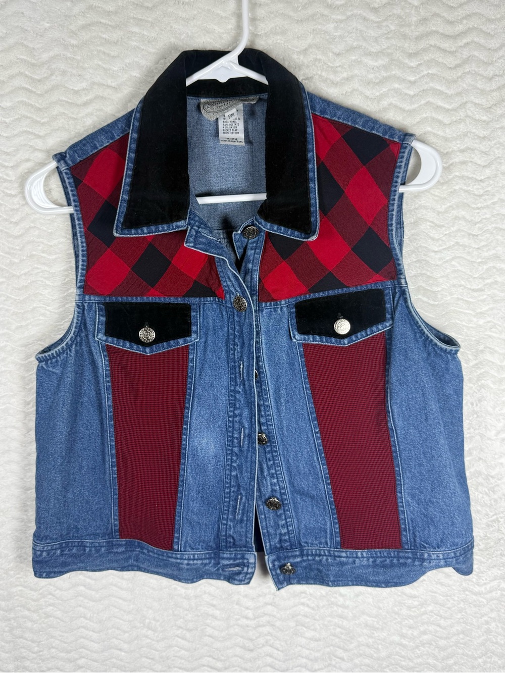 Vintage Stonebridge Petites denim patchwork vest. 90’s hot 😎🔥